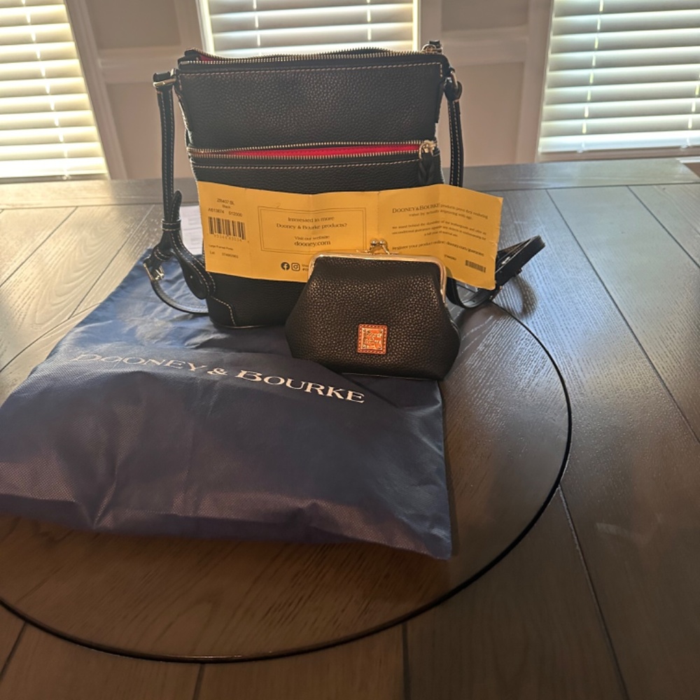 Dooney & Bourke - Picture 5 of 13